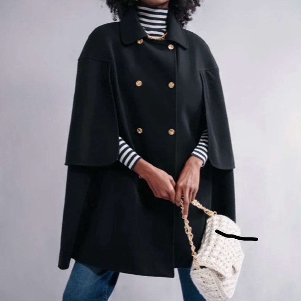 Black India Cape
TUCKERNUCK